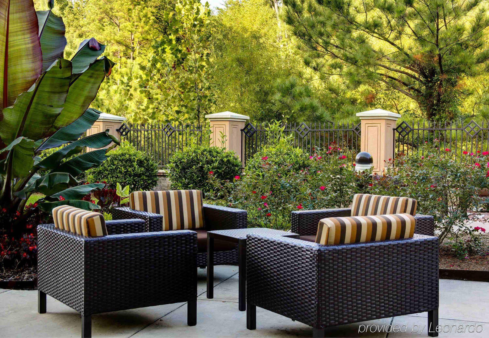 Courtyard Hotel Highpoint